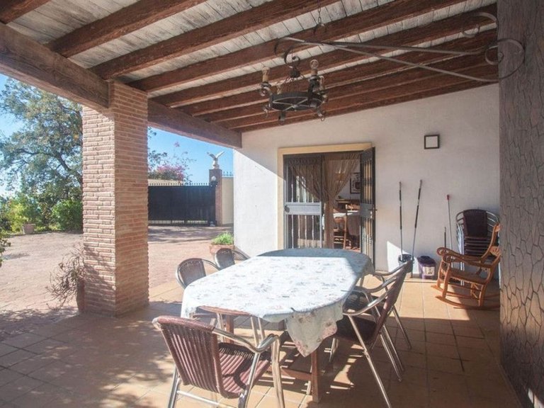 Villa for Sale in Estepona, Malaga 11