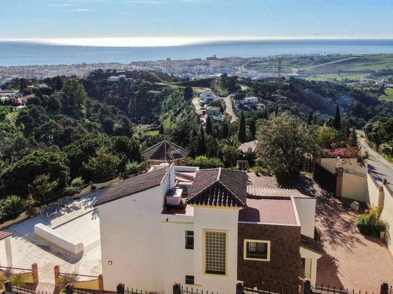 Villa for Sale in Estepona, Malaga 19