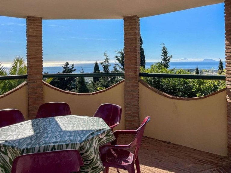 Villa for Sale in Estepona, Malaga 20