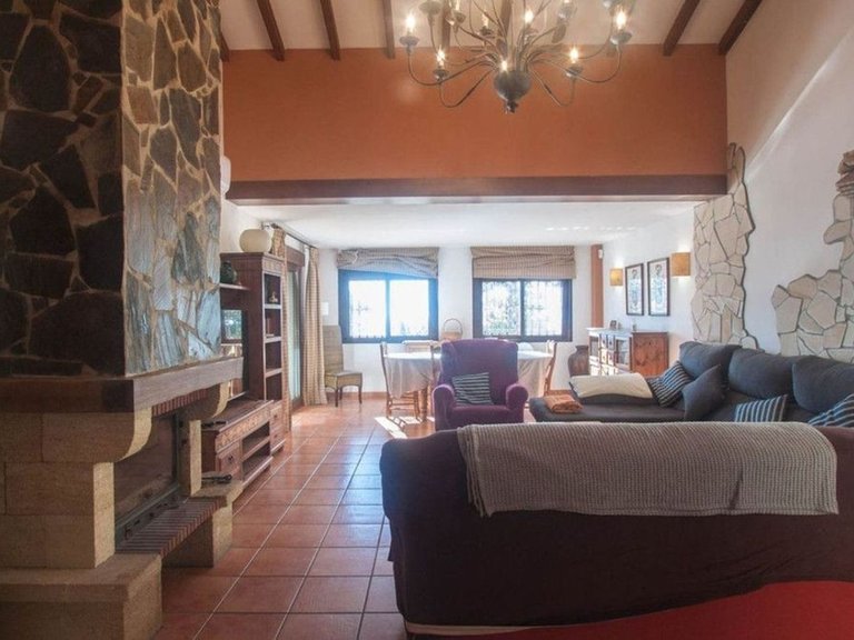 Villa for Sale in Estepona, Malaga 3
