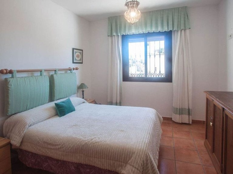 Villa for Sale in Estepona, Malaga 7