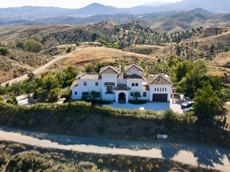 Villa for Sale in Mijas, Malaga 2