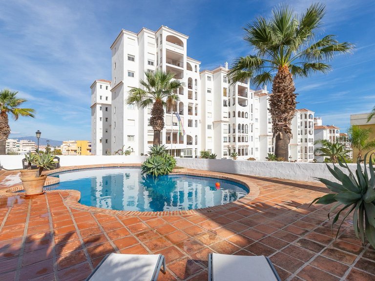 Villa for Sale in Estepona, Malaga 10