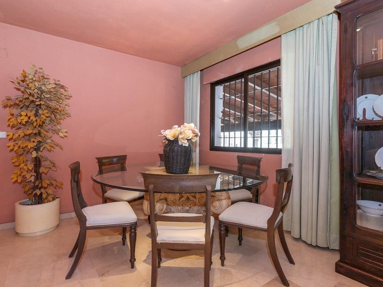 Villa for Sale in Estepona, Malaga 16