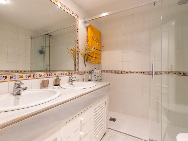 Villa for Sale in Estepona, Malaga 29