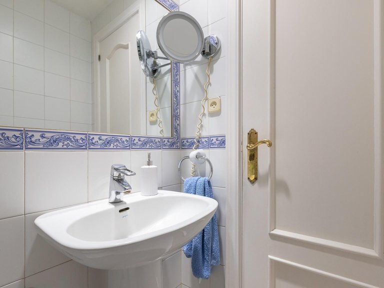 Villa for Sale in Estepona, Malaga 30