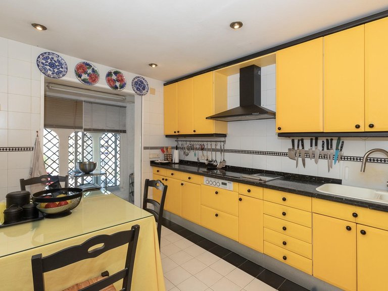 Villa for Sale in Estepona, Malaga 31