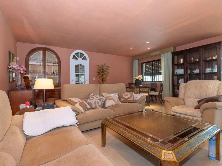 Villa for Sale in Estepona, Malaga 4