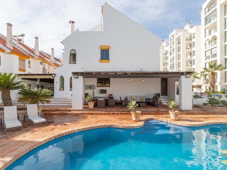 Villa for Sale in Estepona, Malaga 8