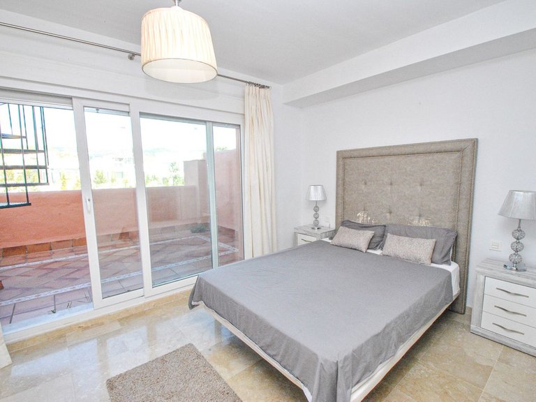 Villa for Sale in Cabopino, Malaga 12