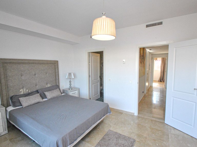 Villa for Sale in Cabopino, Malaga 13