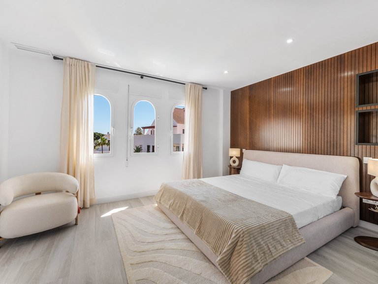 Apartment for Sale in Nueva Andalucía, Malaga 12