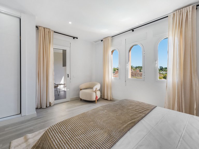 Apartment for Sale in Nueva Andalucía, Malaga 13
