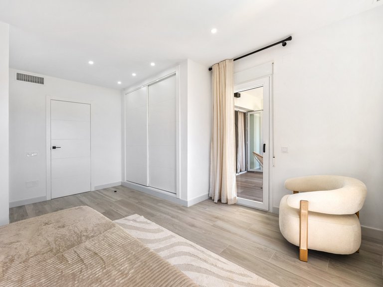 Apartment for Sale in Nueva Andalucía, Malaga 14
