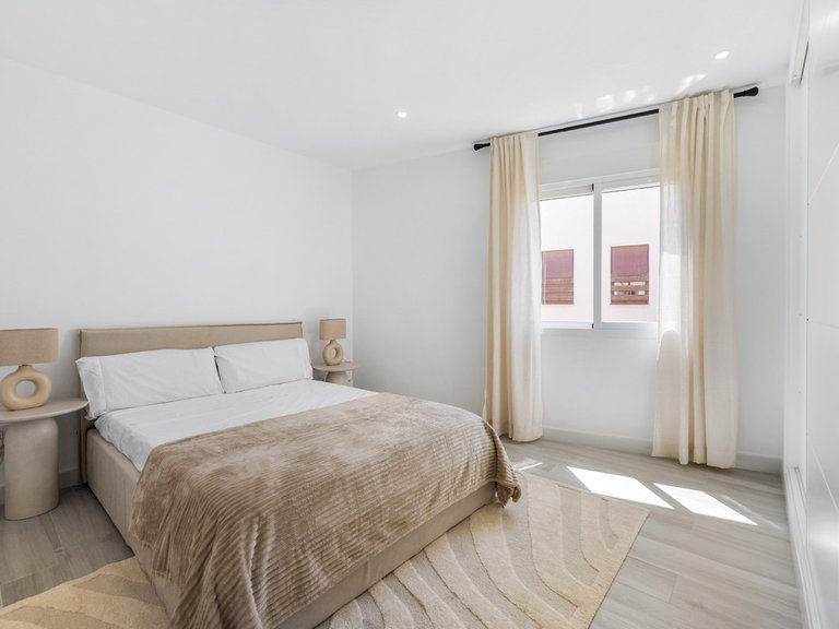 Apartment for Sale in Nueva Andalucía, Malaga 19