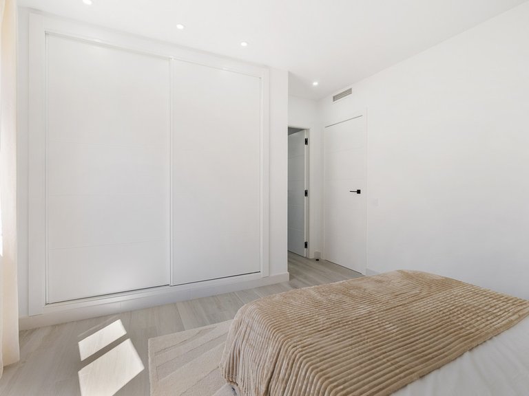 Apartment for Sale in Nueva Andalucía, Malaga 20