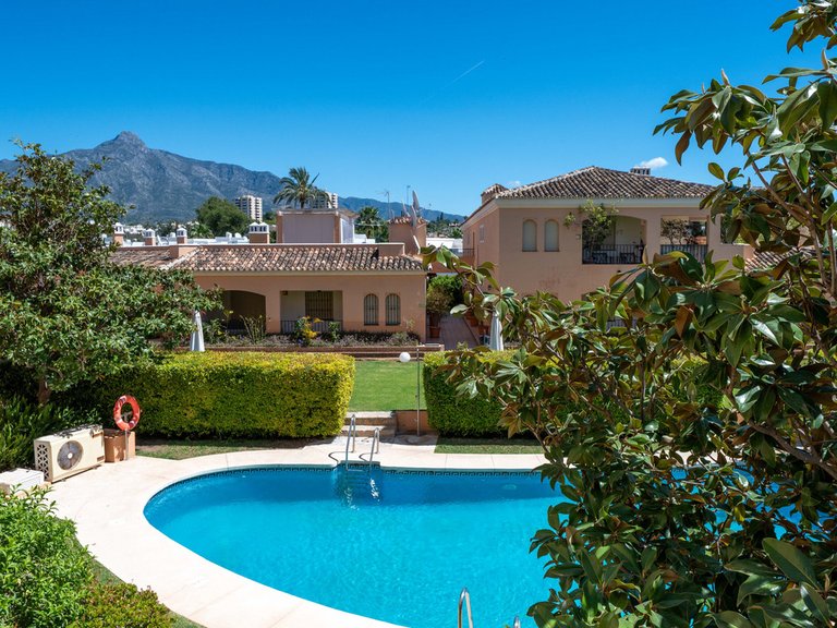 Apartment for Sale in Nueva Andalucía, Malaga 26