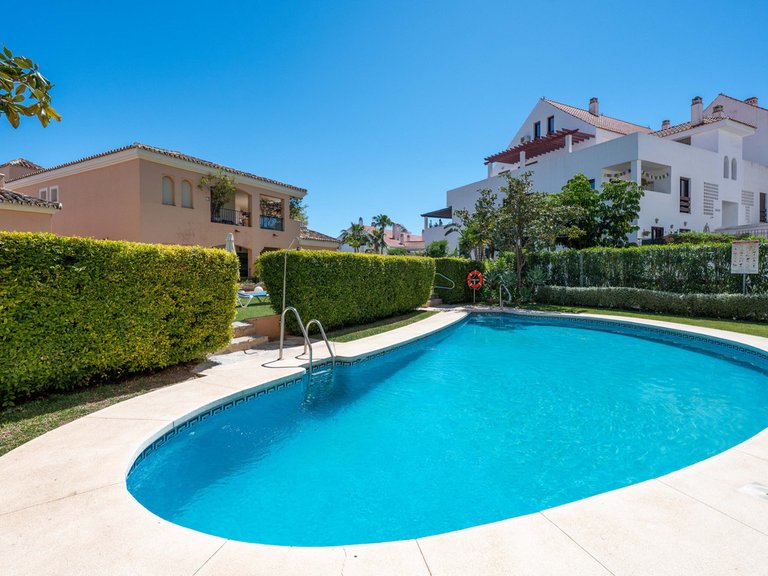 Apartment for Sale in Nueva Andalucía, Malaga 27