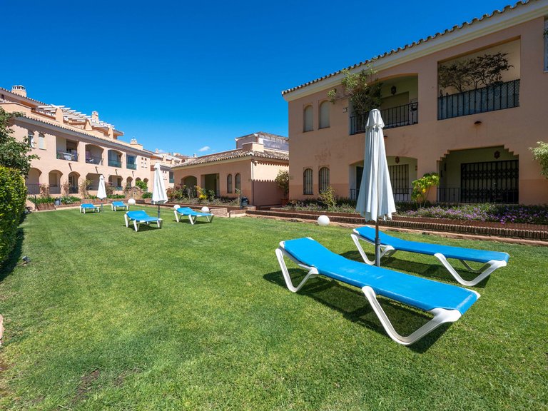 Apartment for Sale in Nueva Andalucía, Malaga 28