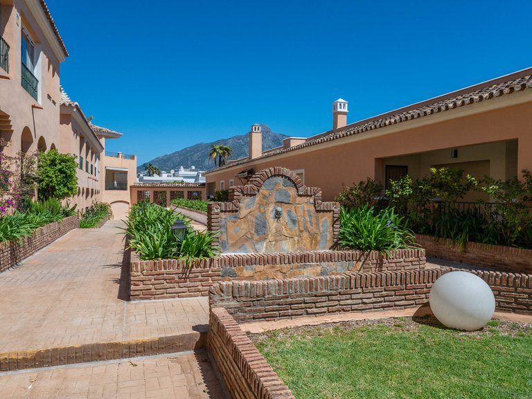 Apartment for Sale in Nueva Andalucía, Malaga 33