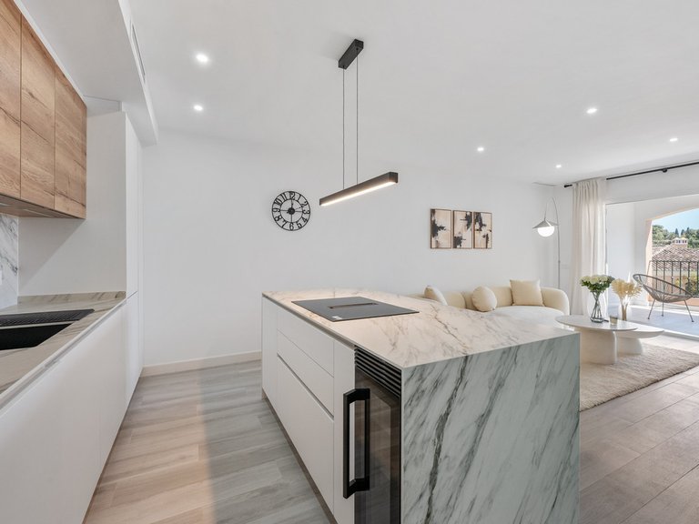 Apartment for Sale in Nueva Andalucía, Malaga 7
