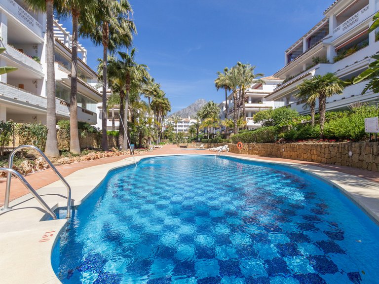 Apartment for Sale in The Golden Mile, Malaga 11