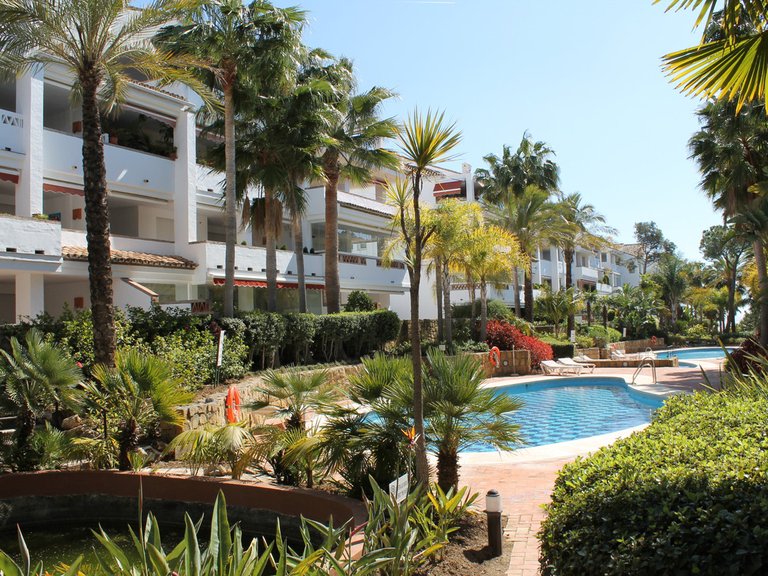 Apartment for Sale in The Golden Mile, Malaga 14