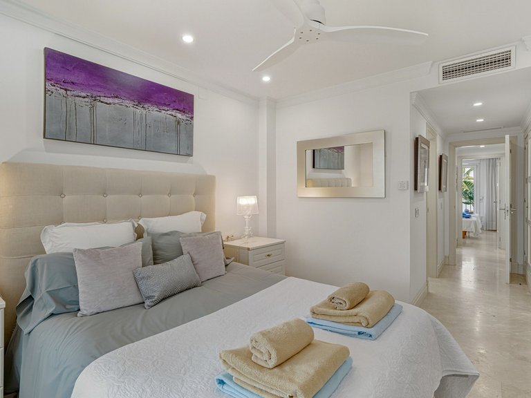 Apartment for Sale in The Golden Mile, Malaga 15