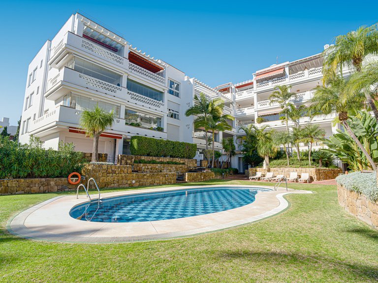 Apartment for Sale in The Golden Mile, Malaga 22