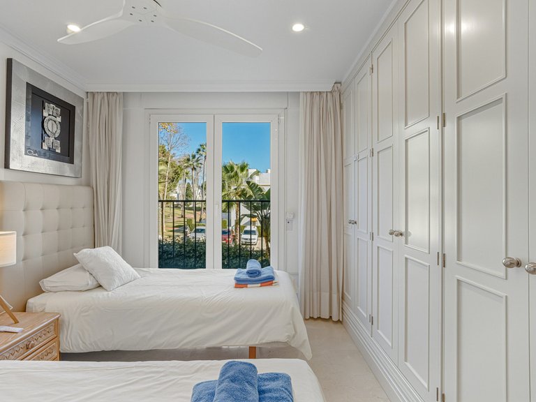 Apartment for Sale in The Golden Mile, Malaga 23