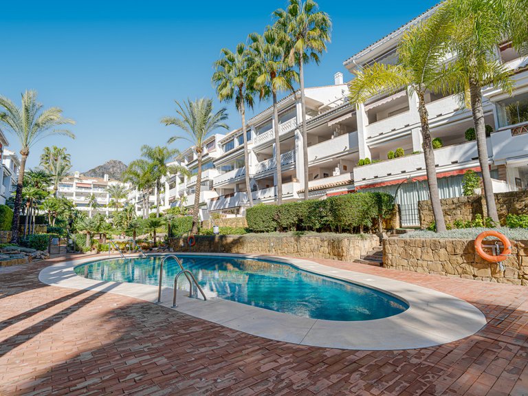 Apartment for Sale in The Golden Mile, Malaga 24