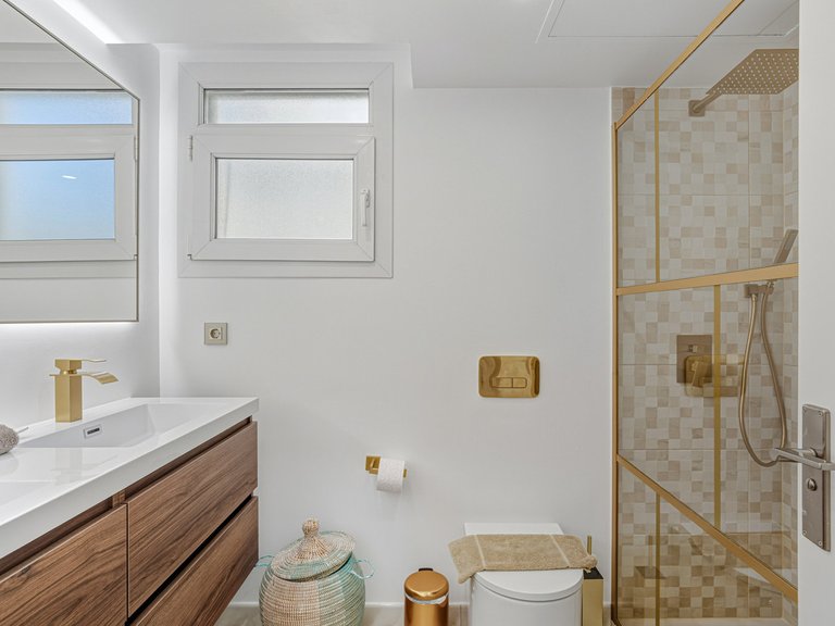 Apartment for Sale in The Golden Mile, Malaga 26