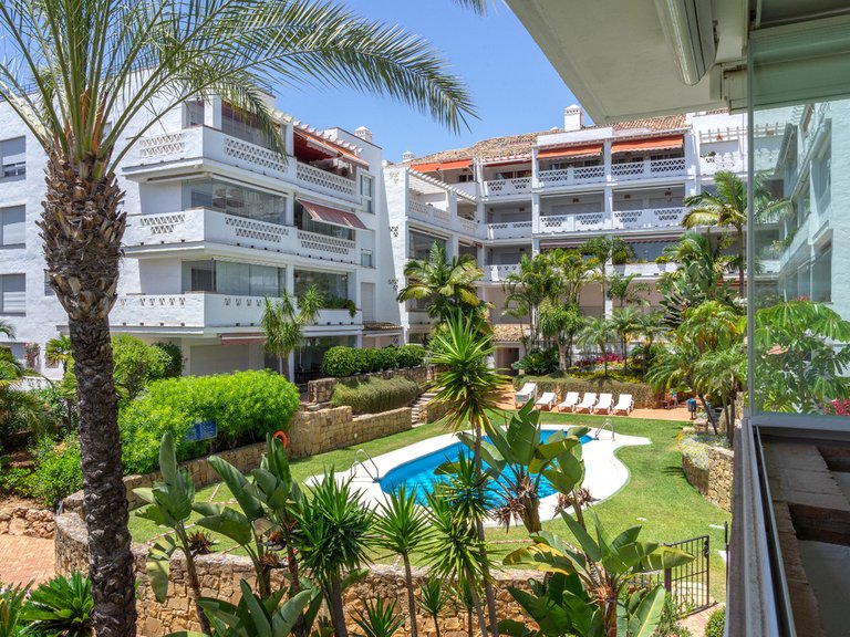 Apartment for Sale in The Golden Mile, Malaga 3