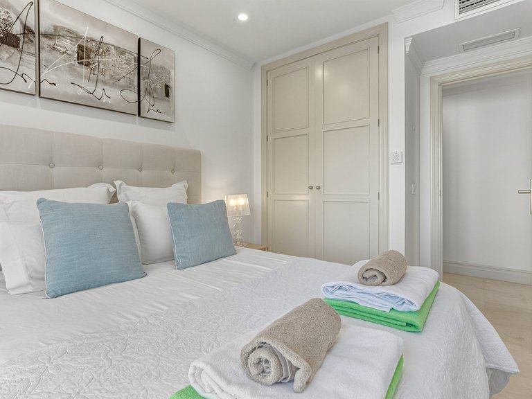 Apartment for Sale in The Golden Mile, Malaga 31