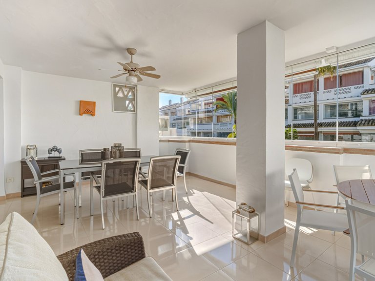 Apartment for Sale in The Golden Mile, Malaga 32