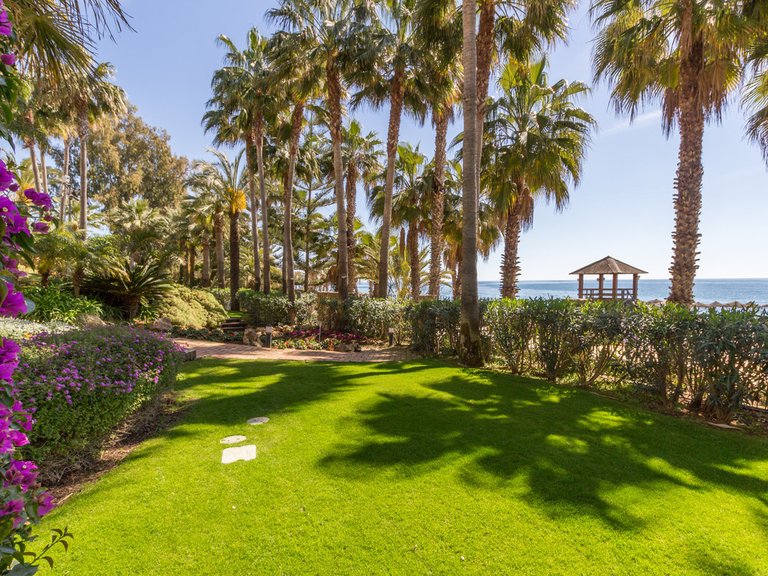 Apartment for Sale in The Golden Mile, Malaga 5
