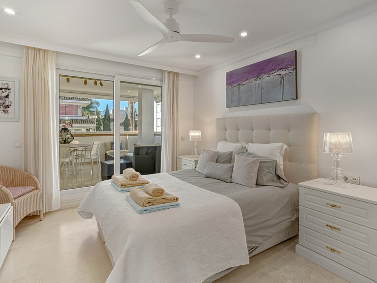 Apartment for Sale in The Golden Mile, Malaga 6