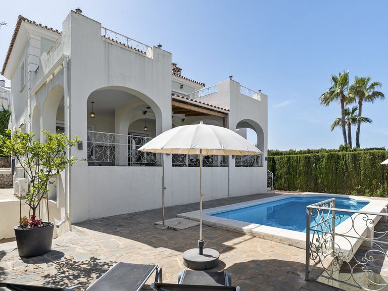 Villa for Sale in Cerros Del Aguila, Malaga 1