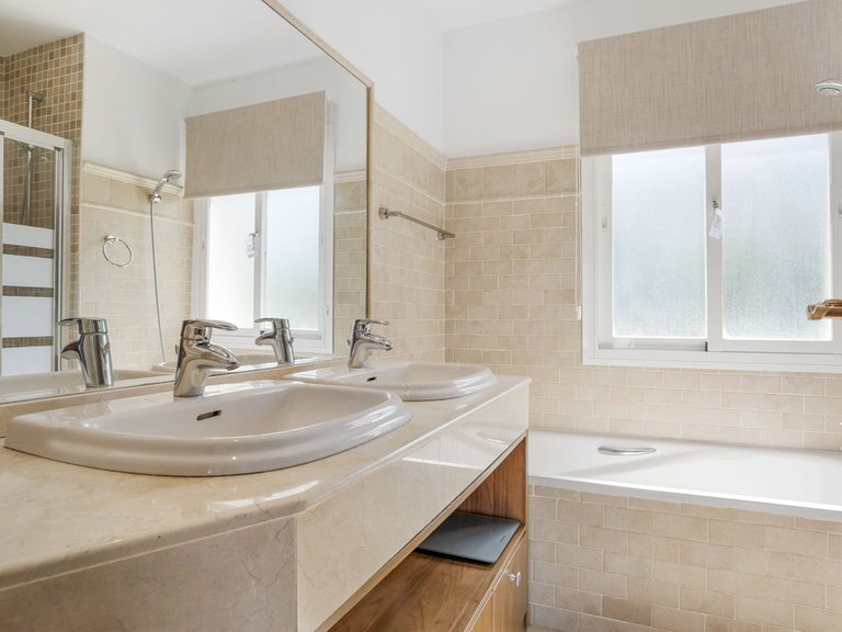 Villa for Sale in Cerros Del Aguila, Malaga 24