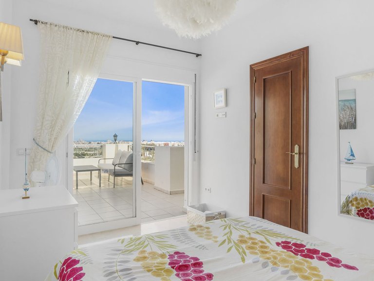 Villa for Sale in Cerros Del Aguila, Malaga 26