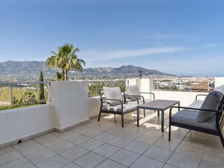 Villa for Sale in Cerros Del Aguila, Malaga 28
