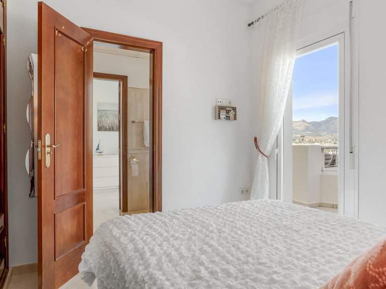 Villa for Sale in Cerros Del Aguila, Malaga 34