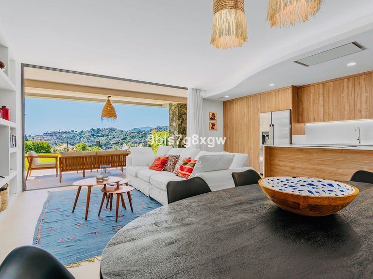 Apartment for Sale in La Quinta, Malaga 1