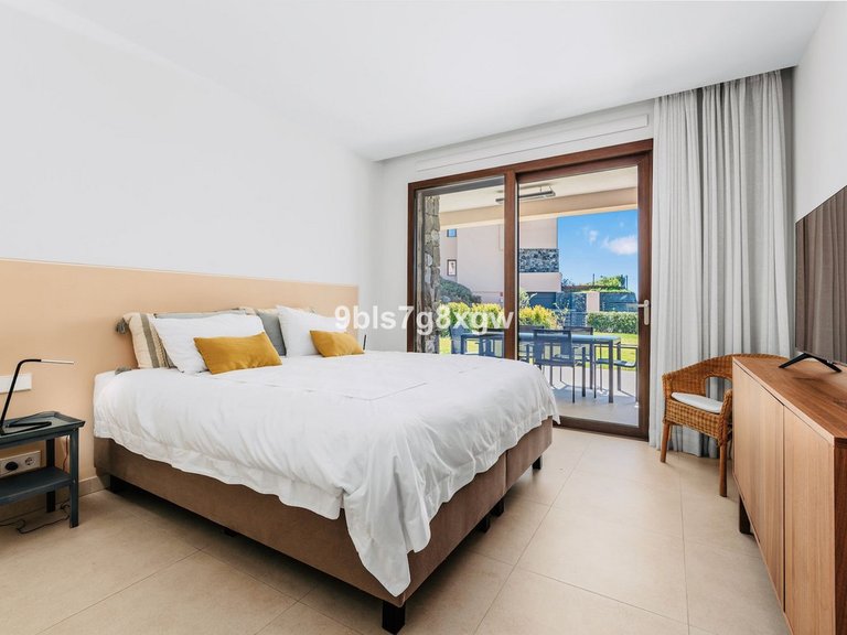 Apartment for Sale in La Quinta, Malaga 16