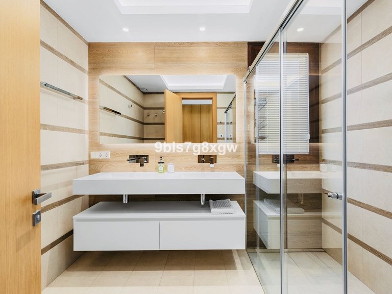 Apartment for Sale in La Quinta, Malaga 17