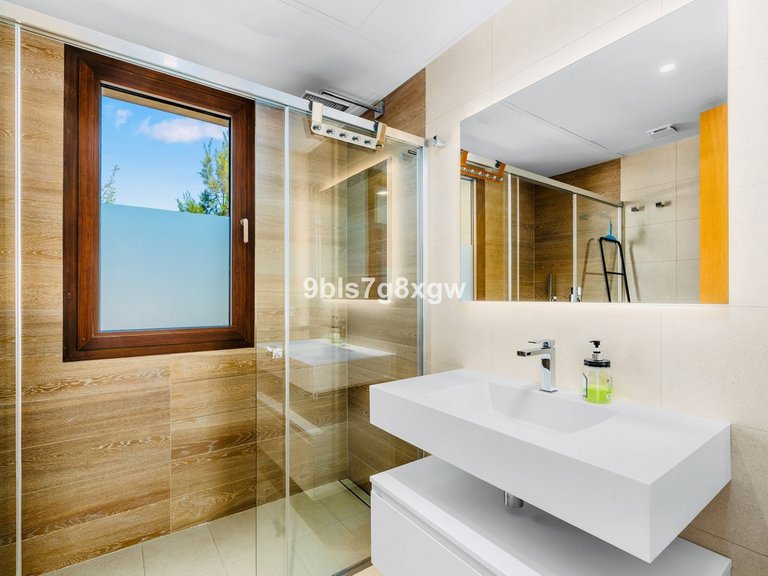 Apartment for Sale in La Quinta, Malaga 22