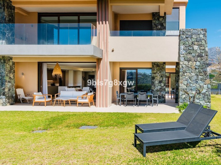 Apartment for Sale in La Quinta, Malaga 23