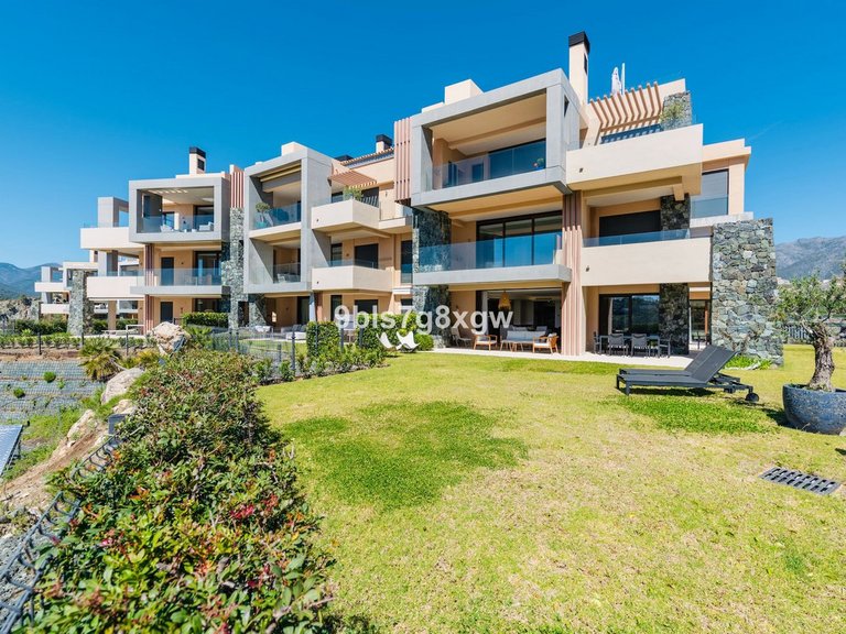 Apartment for Sale in La Quinta, Malaga 26