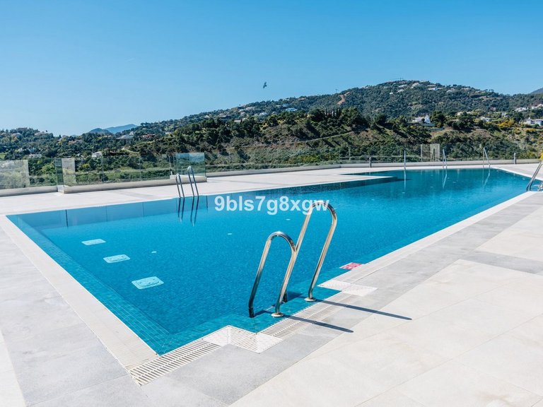 Apartment for Sale in La Quinta, Malaga 30