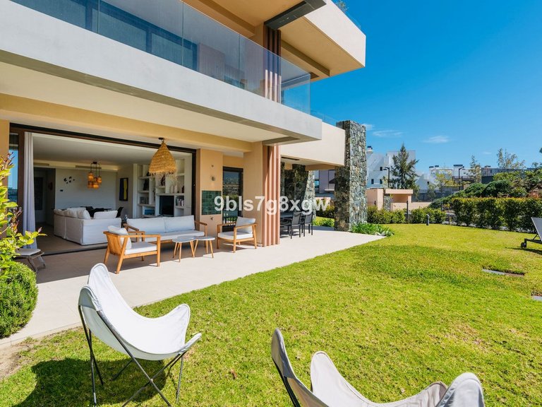 Apartment for Sale in La Quinta, Malaga 6